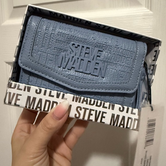 Steve Madden Handbags - Steve Madden Blue Embossed Wallet